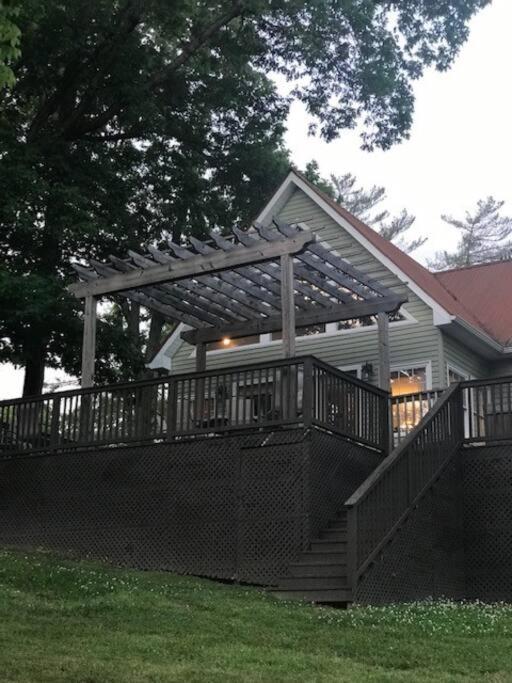 Driftwood Cottage With Hot Tub On Lake Cumberland Russell Springs Ngoại thất bức ảnh